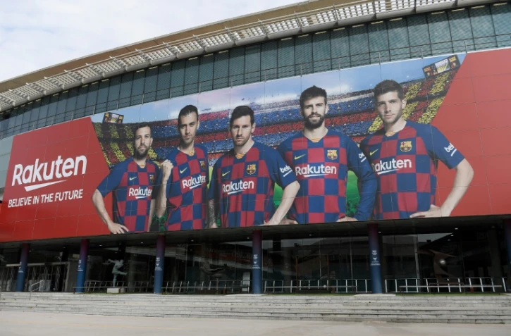 Photo d'une entrée du Camp Nou vide le 13 mars 2020.