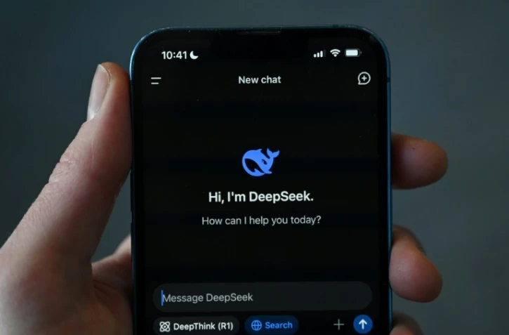 Photo d'illustration montrant l'application DeepSeek sur un téléphone portable à Pékin, en Chine, le 27 janvier 2025