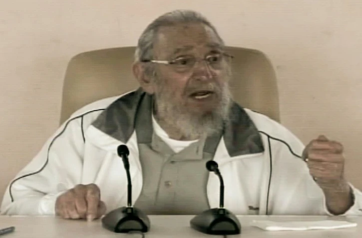 Capture d'écran de la TV cubaine montrant Fidel Castro le 7 avril 2016 dans une école de La Havane