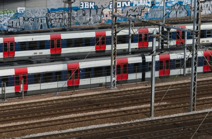 Deux RER à Paris le 24 avril 2014
