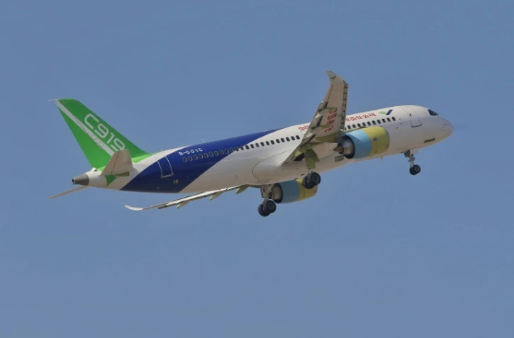 Un Comac C919 décolle de l'aéroport de Shanghai-Pudong, le 17 décembre 2017