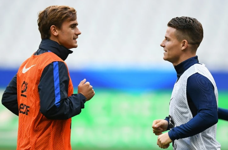 Antoine Griezmann et Kevin Gameiro, lors d'une séance d'entraînement de l'équipe de France au Stade de France, le 6 octobre 2016
