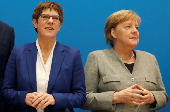Annegret Kramp-Karrenbauer et Angela Merkel posent le 10 février 2020 à Berlin lors d'une réunion des instances dirigeants de la CDU 