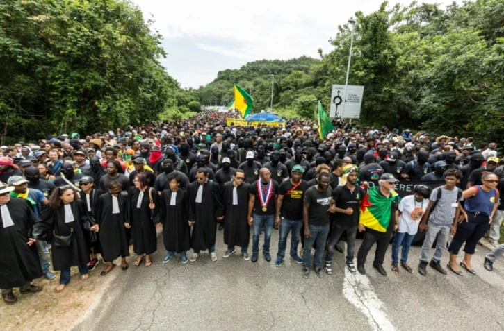 Manifestation aux abords du centre spatial de Kourou, en Guyane, le 4 avril 2017