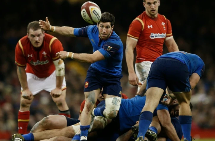 Le demi de mêlée du XV de France Maxime Machenaud (c) contre le pays de Galles dans le Tournoi des six nations, au Millennium Stadium de Cardiff, le 26 février 2016