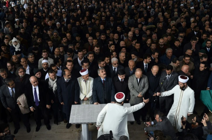Plusieurs dizaines de personnes ont célébré le vendredi 16 novembre à Istanbul une prière funéraire symbolique en hommage au journaliste saoudien Jamal Khashoggi