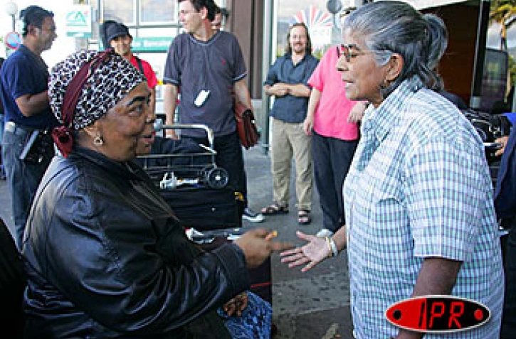 Jeudi 3 juin 2004

Césaria Evora donnera un concert unique à La Réunion le samedi 5 juin 2004