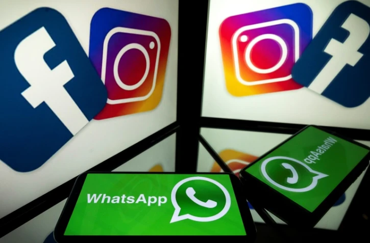 Logos de Facebook, Instagram et Whatsapp sur des écrans, le 5 octobre 2020 à Toulouse, en France