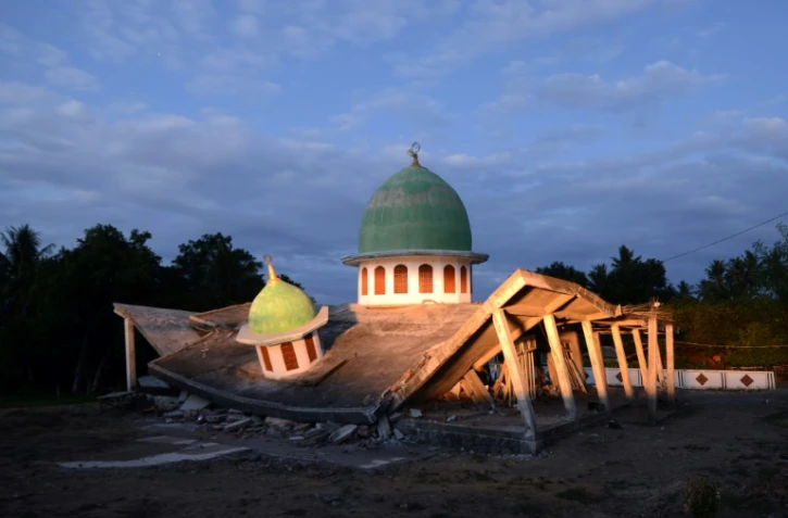 Une mosquée effondrée à Kayangan, au nord de Lombok en Indonésie, le 08 août 2018