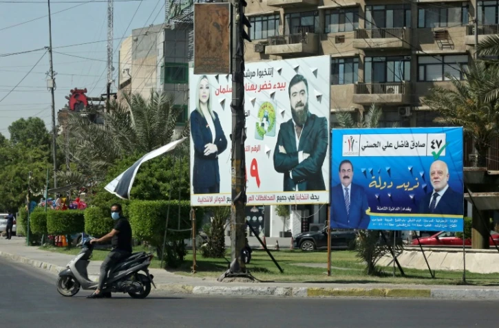 Des affichage électorales de candidats aux prochaines élections législatives, le 19 septembre 2021 à Bagdad, en Irak