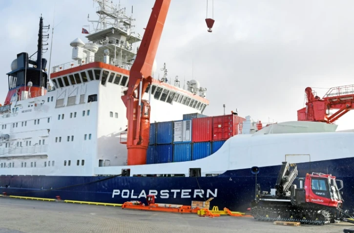 Le brise-glace "Polarstern", de l'institut Alfred-Wegener de Bremerhaven (nord-ouest de l'Allemagne), quittera le port norvégien de Tromsø le 20 septembre 2019 pour mener une mission géante baptisée "Mosaic" qui étudiera les conséquences du changement climatique