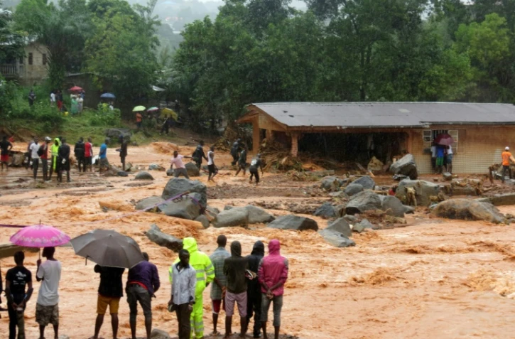 Les autorités de la Sierra Leone s'efforcent de venir en aide aux milliers de victimes des inondations du 14 août 2017 à Freetown