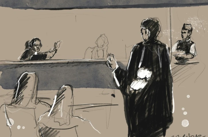 Croquis d'audience réalisé le 2 mai 2022 à Bruxelles lors du procès en correctionnelle de 14 personnes, accusées d'avoir aidé des membres de la cellule jihadiste qui a fomenté les attentats du 13-Novembre 2015 en France