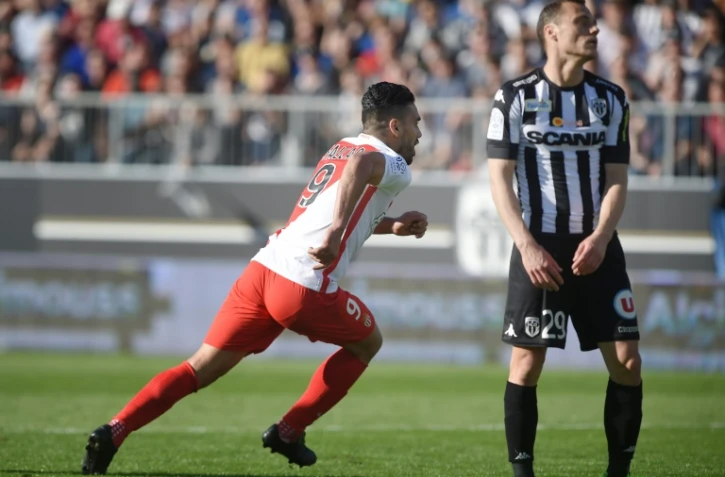 L'attaquant de Monaco Radamel Falcao fĂŞte son but contre Angers, le 8 avril 2017 au stade Raymond Kopa, le 8 avril 2017