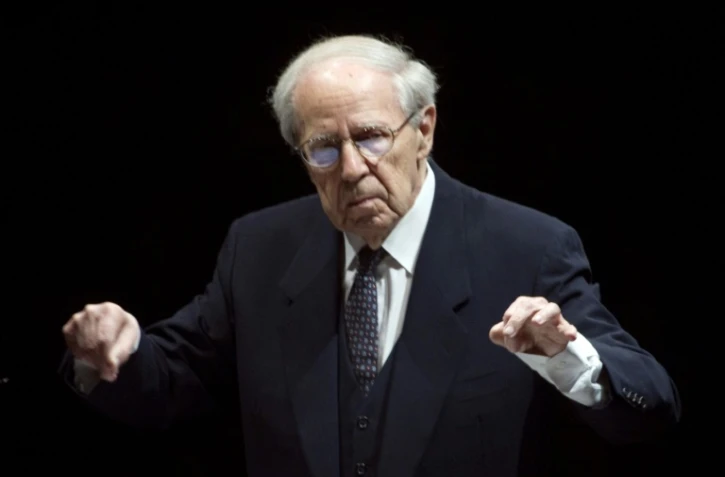 Le chef d'orchestre Pierre Boulez le 21 décembre 2011 à Paris