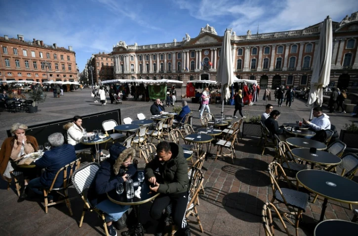 Des terrasses de cafés place du Capitale, le 25 février 2022 à Toulouse