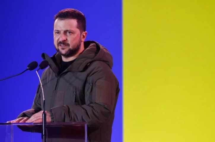 Le président Volodymyr Zelensky a dénoncé des "monstres" russes après la publication sur les réseaux sociaux d'une vidéo montrant la décapitation d'un prisonnier de guerre ukrainien présumé