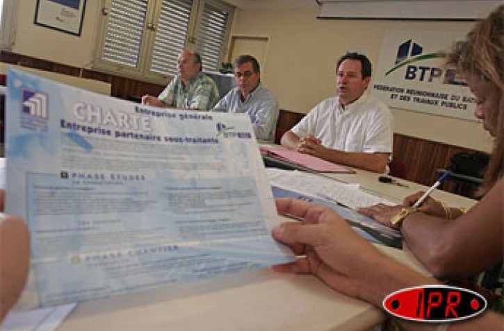 Lundi 12 décembre 2005 -

Les entreprises générales du BTP et les sociétés sous-traitantes ont signé une charte de bonne conduite