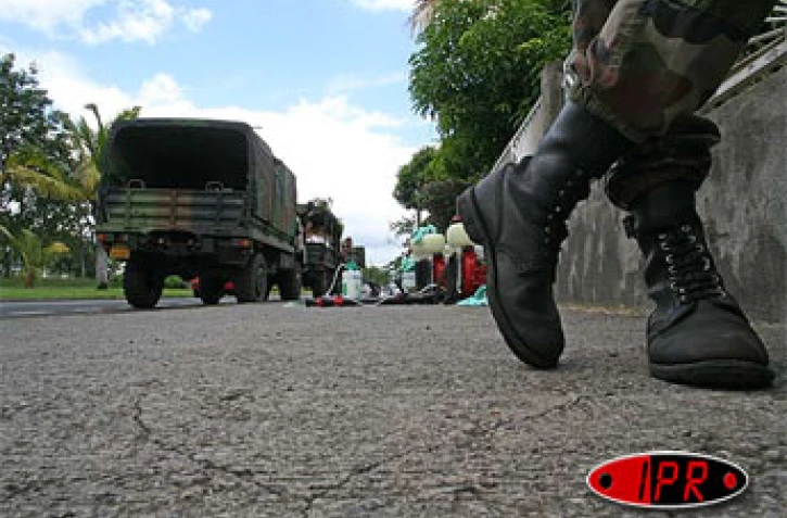 Mardi 7 février 2006 -
Démoustication retardée au Port pour cause de produits jugés trop toxiques par la mairie