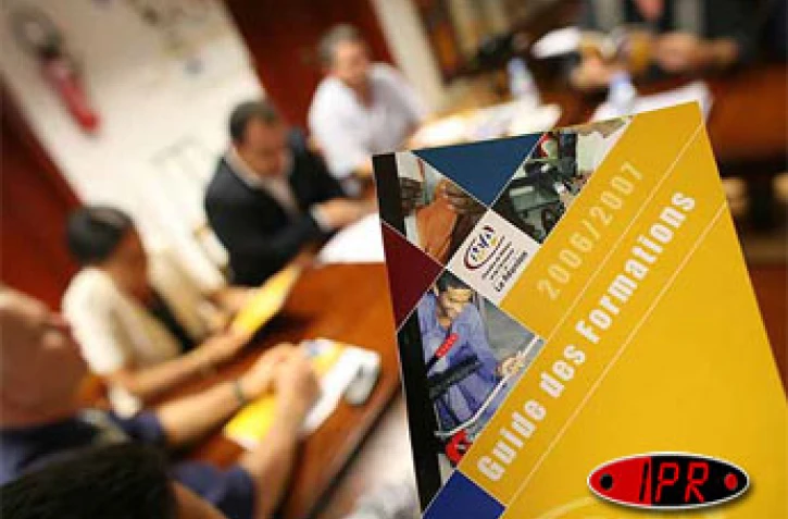 Lundi 15 mai 2006 -
Lors de la présentation du guide des formations de la chambre de métiers et de l'artisanat
