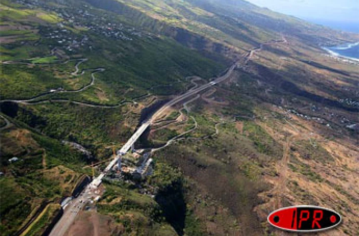 Octobre 2007 -

Le chantier de la route des Tamarins