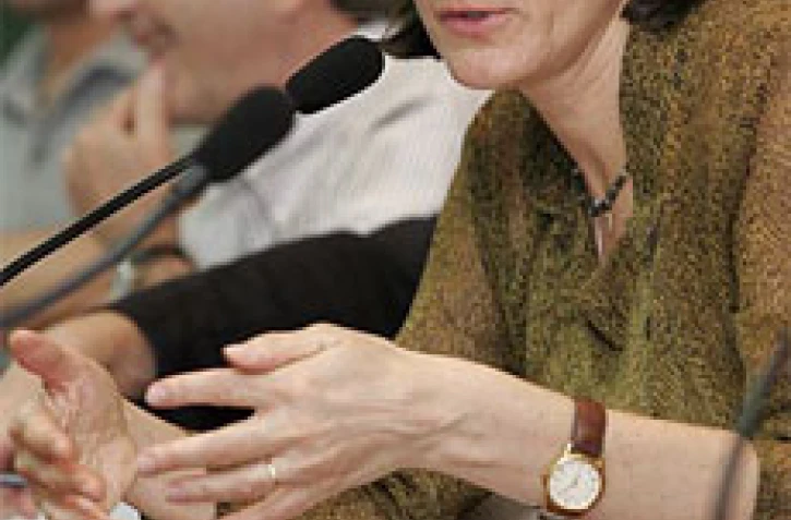 Vendredi 24 Février 2006 -

La DRASS a annoncé qu'au 19 février 2006 157 000 réunionnais étaient contaminés par le virus chikungunya