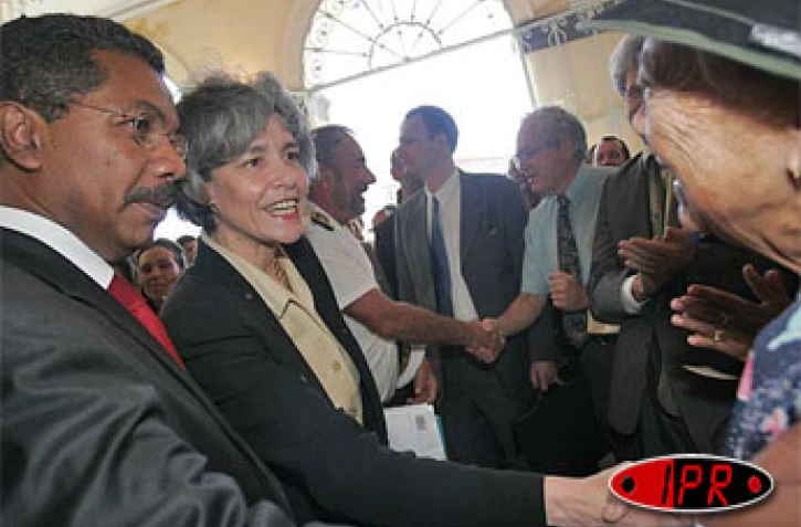 Mercredi 11 mai 2005 -

Claudie Haigneré, ministre déléguée aux Affaires européennes, en visite à La Réunion