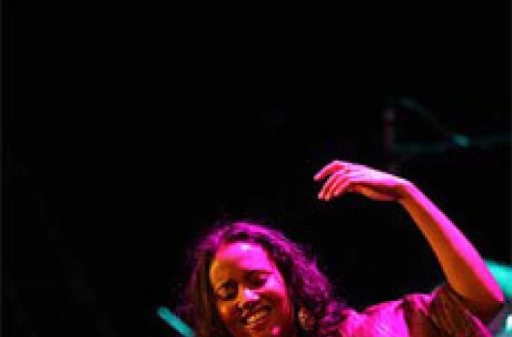 Samedi 5 août  2006 -

Mayra Andradré, l'autre voix du Cap Vert, au Sakifo