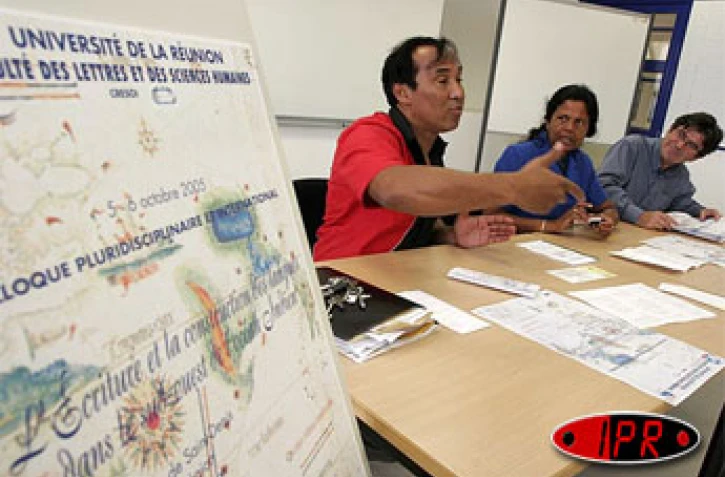Lundi 03 octobre 2005 -
L'Université de la Réunion organise les 5 et 6 octobre 2005, un colloque International et pluridisciplinaire sur le thème de l'écriture et la construction des langues dans le sud-ouest de l'océan Indien