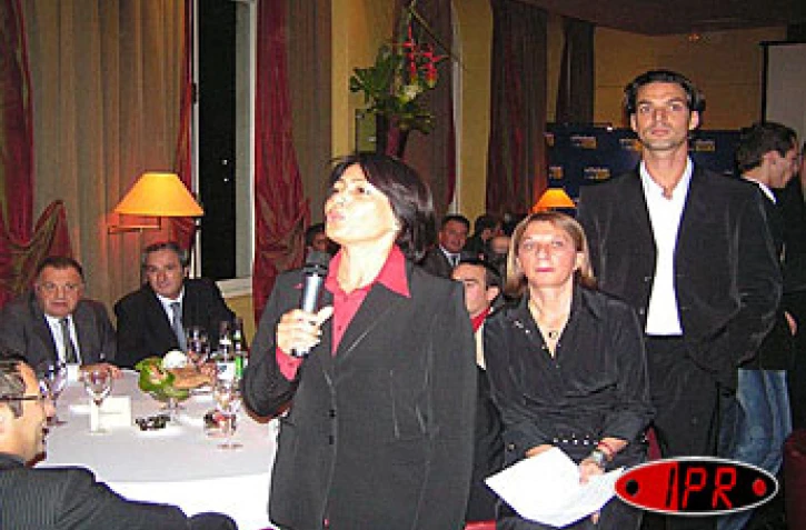 20 décembre 2004
Une foule de personnalités pour célébrer à Paris le 20 décembre 2004.