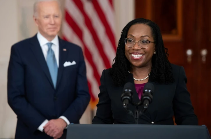 La juge Ketanji Brown Jackson avec le président Joe Biden à la Maison Blanche, le 25 février 2022