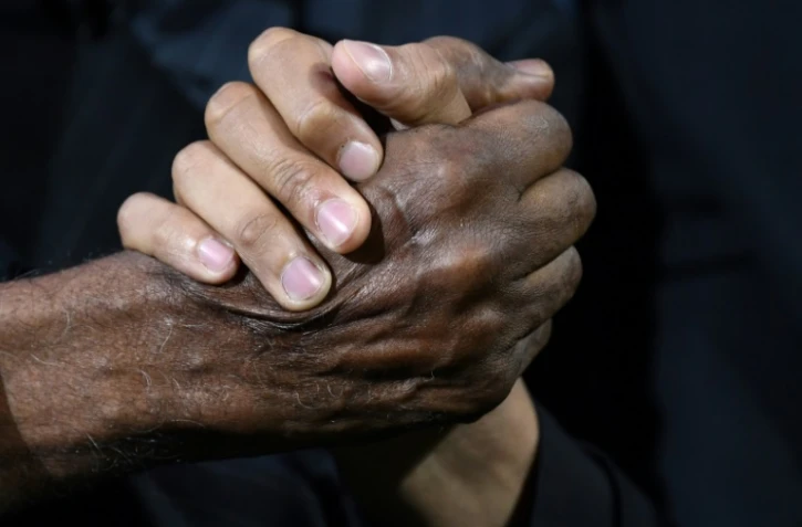Poignée de mains entre Kylian Mbappé et Pelé à l'Hôtel Lutetia le 2 avril 2019