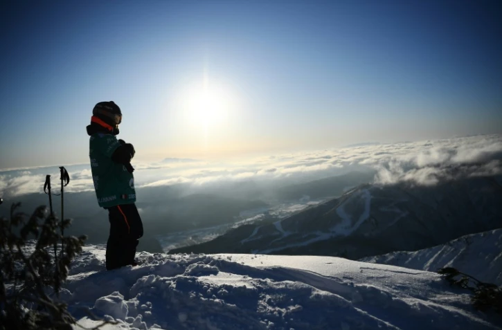 La snowboardeuse française Juliette Willmann avant de se lancer dans l'étape japonaise du circuit mondial 2020 FWT de Hakuba, le 19 janvier