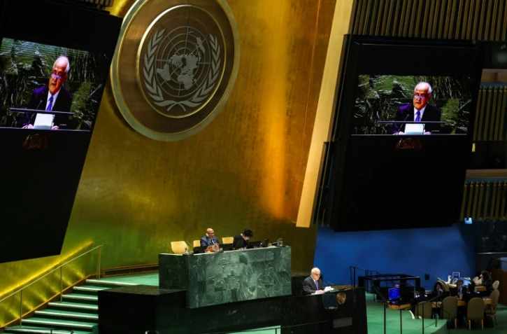 L'ambassadeur palestinien à l'ONU Riyad Mansour à la tribune de l'Assemblée générale des Nations unies, au siège de l'organisation à New York, le 10 mai 2024