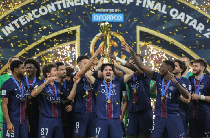 Les joueurs du Paris SG célèbrent leur victoire en coupe intercontinentale mercredi contre Flamengo à Doha, au Qatar.