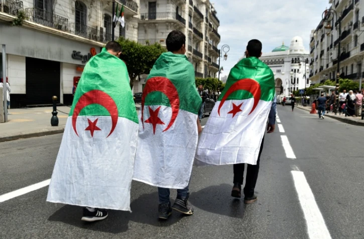 Des étudiants manifestent à Alger, le 19 mai 2019