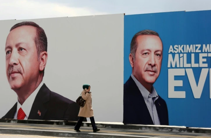 Un portrait géant du président turc Recep Tayyip Erdogan, le 11 avril 2017 dans une rue d'Ankara