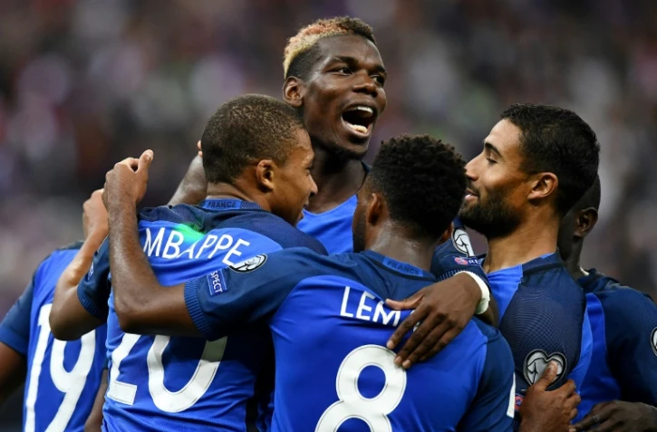 Les joueurs de l'équipe de France après un but contre les Pays-Bas lors des qualifications au Mondial-2018, le 31 août 2017 au Stade de France