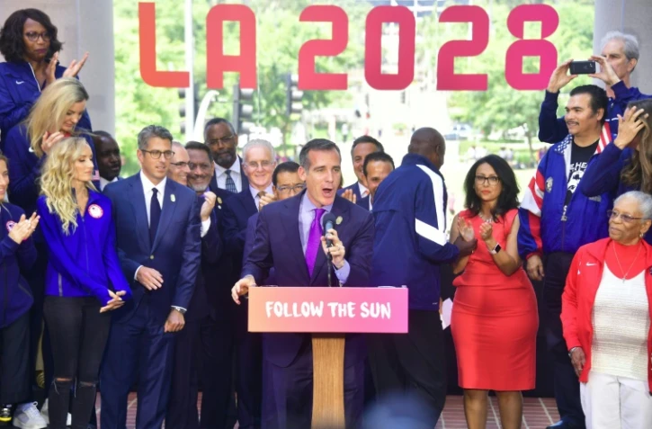 Le maire de Los Angeles Eric Garcetti (derrière le pupitre), le 11 août 2017 dans la mégapole californienne