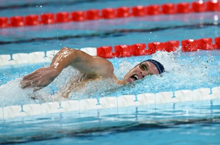 Le nageur français Léon Marchand lors de la finale du 400 m quatre nages des Jeux olympiques de Paris, à Nanterre, le 28 juillet 2024