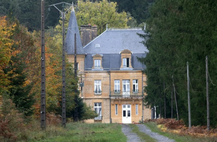 Le chateau du Sautou, à Ville-sur-Lumes, dans le nord de la France, qui a appartenu au tueur en série Michel Fourniret, le 27 octobre 2020