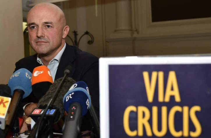 Le journaliste italien Gianluigi Nuzzi lors de la promotion de son livre "Via Crucis" à Rome, le 4 novembre 2015