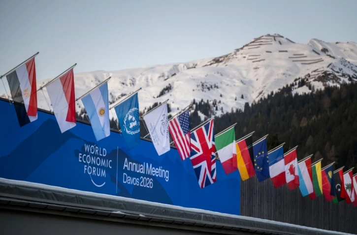 Le Forum économique de Davos va offrir mardi une tribune aux dirigeants européens à la veille de l'arrivée dans la station suisse de Donald Trump, qui les menace au Groenland