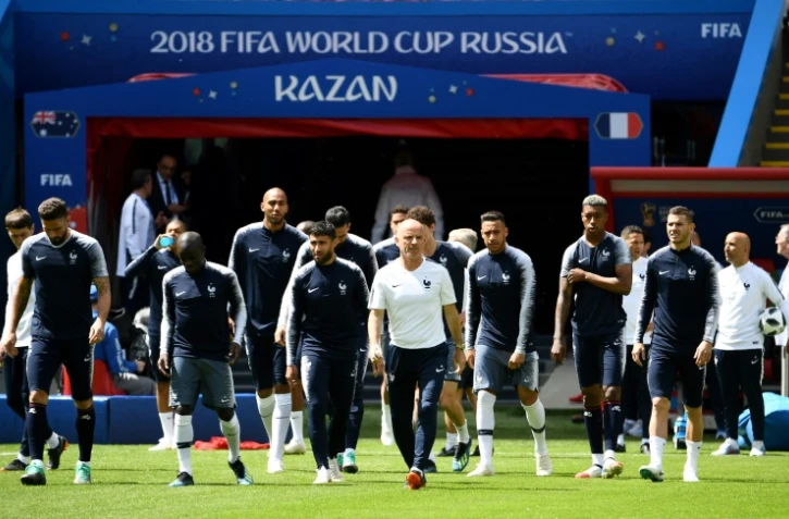 L'équipe de France en bloc pour attaquer le Mondial en Russie, lors d'une séance d'entraînement à Kazan le 15 juin 2019