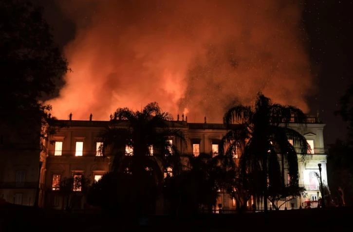 Un incendie ravage le Musée National de Rio de Janeiro, joyau culturel du pays