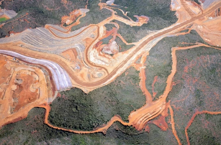 Vue aérienne du site d'extraction de nickel Koniambo (KNS), propriété de Glencore et de la Société minière du Sud Pacifique, à Voh, en Nouvelle-Calédonie, le 22 septembre 2015