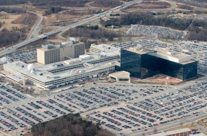 Vue aérienne en date du 29 janvier 2010 du siège de la NSA à Fort Meade dans le  Maryland