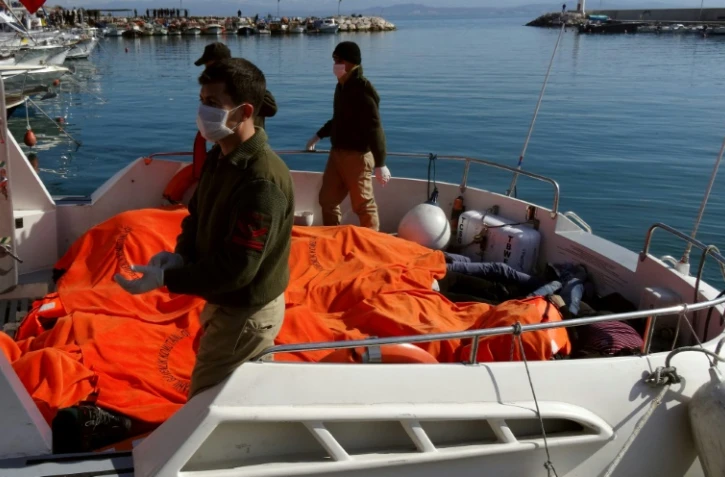 Des corps de noyés ont été récupérés en mer Egée et ramenés à Balikesir, le 8 février 2016