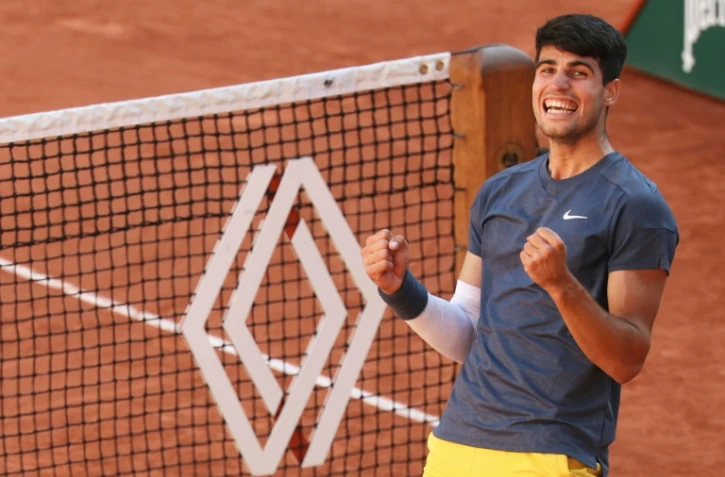 L'Espagnol Carlos Alcaraz vainqueur de l'Italien Jannik Sinner en demi-finale de Roland-Garros, le 7 juin 2024 Ă Paris