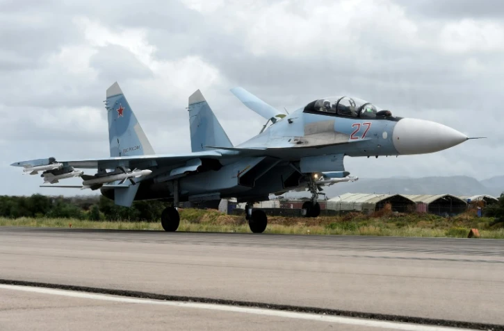 Un bombardier Sukhoï Su-35 sur la base russe de Hmeimim dans la province de Lattaquié le 4 mai 2016